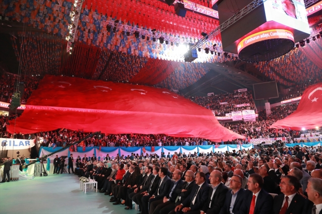 Cumhurbaşkanı Erdoğan AK Parti'nin seçim manifestosunu açıkladı
